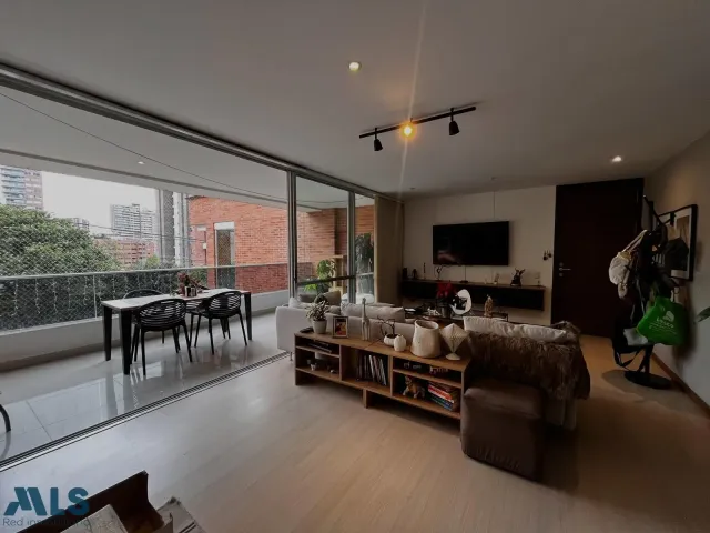 Apartamento en Medellín en Loma de los Parra