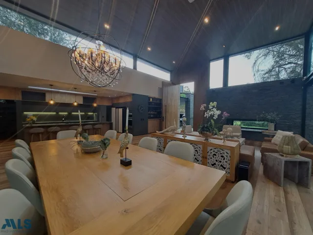 Casa en Envigado en Alto de las Palmas