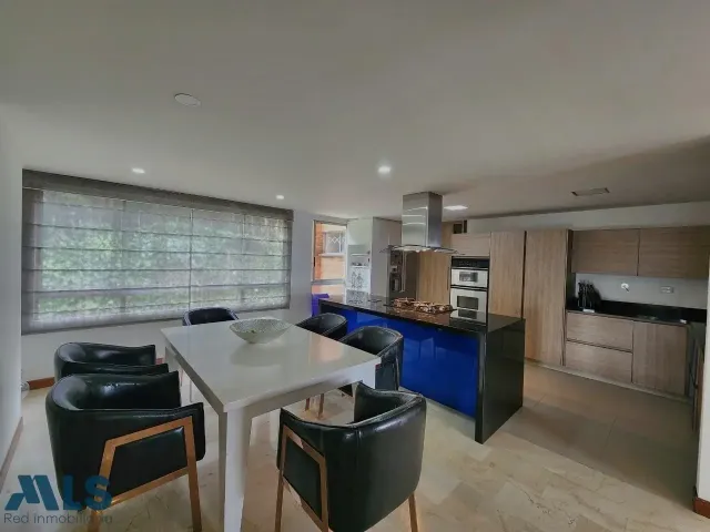 Apartamento en Medellín en Altos del Poblado
