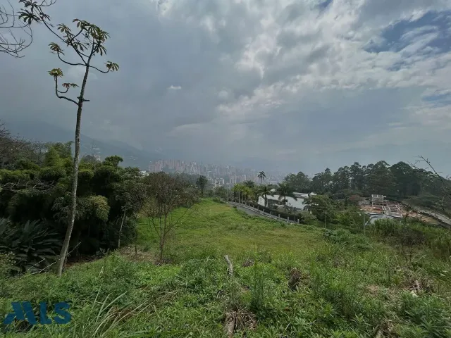 Lote Residencial en Medellín en Las Palmas