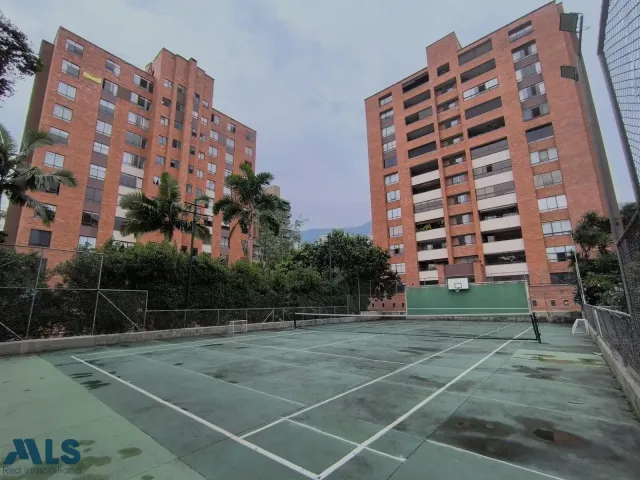 Apartamento en Medellín en La Tomatera