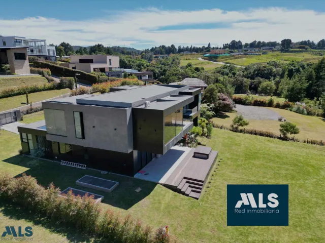 Casa en Envigado en Alto de las Palmas