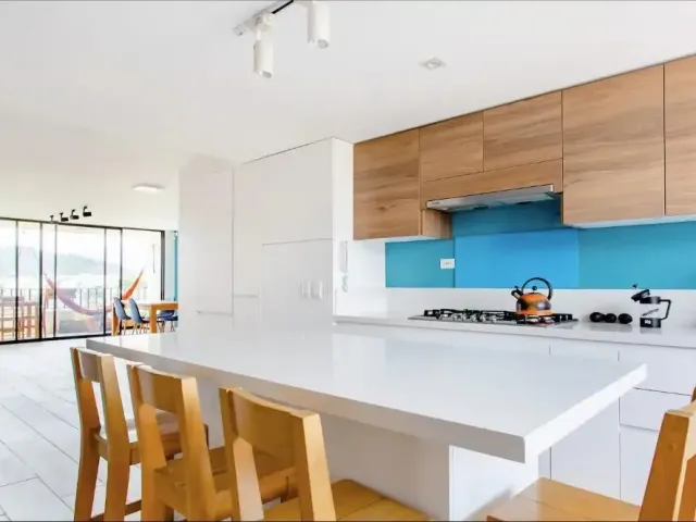 Fully Remodeled and Furnished Apartment with Private Balcony and Modern Amenities in Laureles