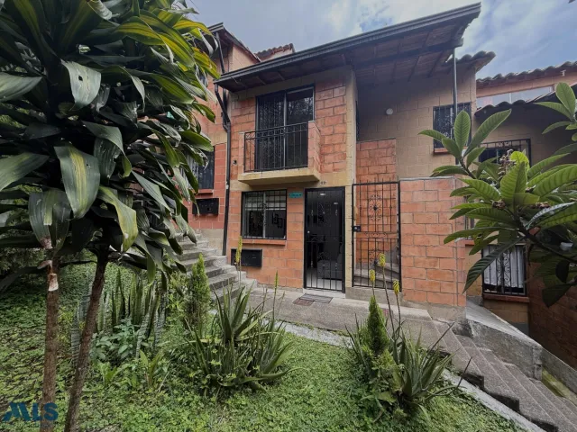 Casa en Medellín en Robledo Pajarito