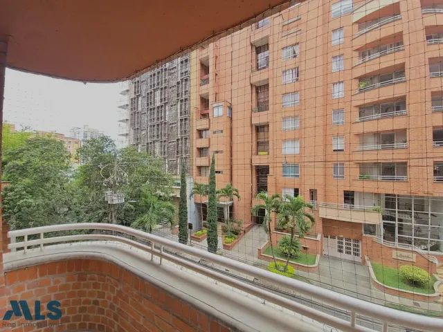 Apartamento en Medellín en Conquistadores
