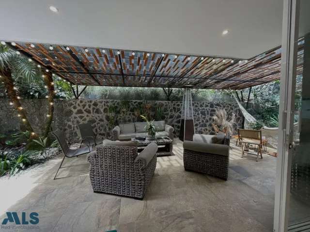 Casa en Envigado en Loma de Las Brujas