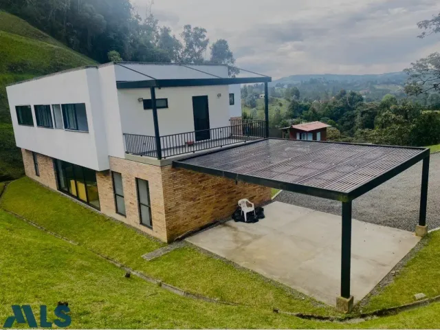 Finca Recreativa en El Retiro en V. Carrizales