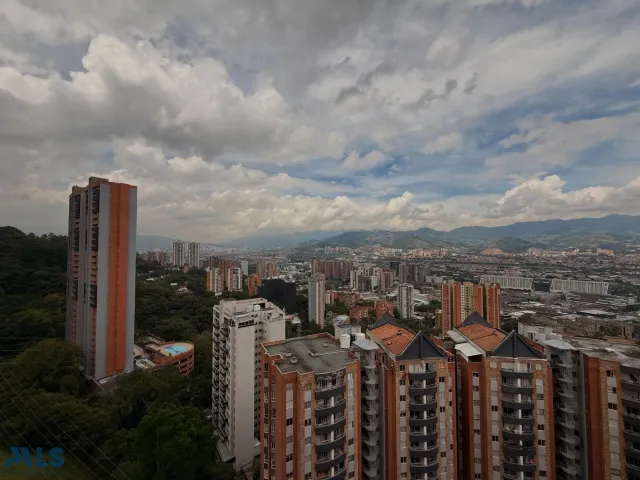 Apartamento en Medellín en Loma del Indio