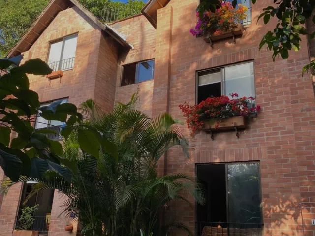 Casa en Envigado en Loma de Las Brujas