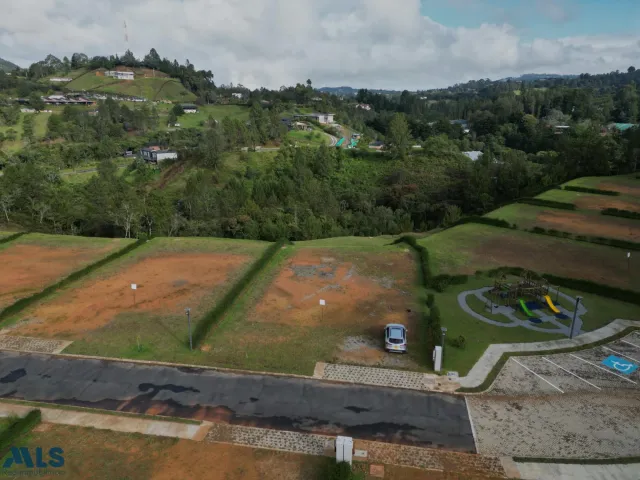 Lote Residencial en El Retiro en Alto de las Palmas (El Retiro)