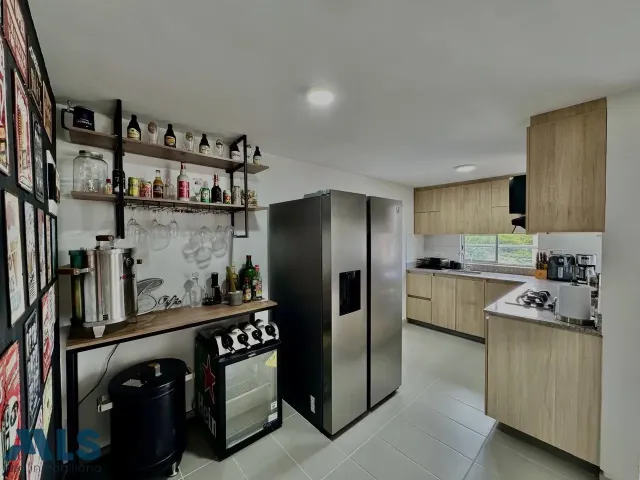 Apartamento en Medellín en Loma de Los Bernal