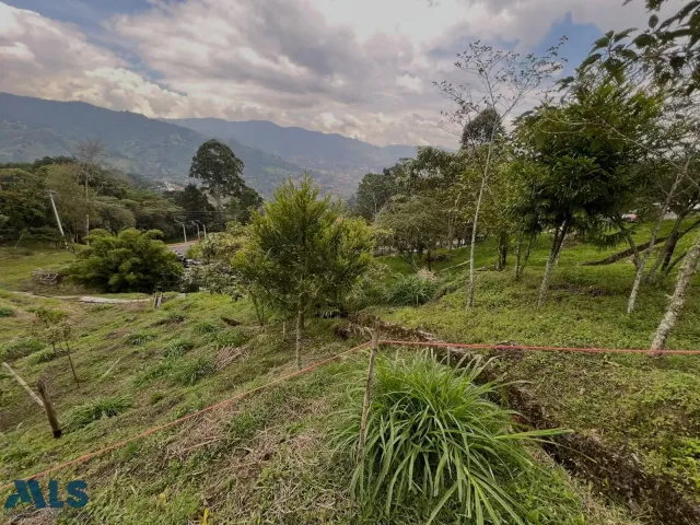 Lote Residencial en Envigado en Loma del Escobero