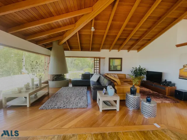 Casa en Envigado en Loma del Escobero