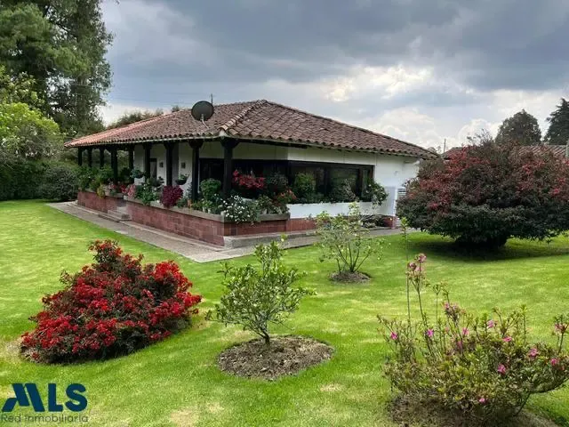 Casa en Medellín en Alto de Las Palmas