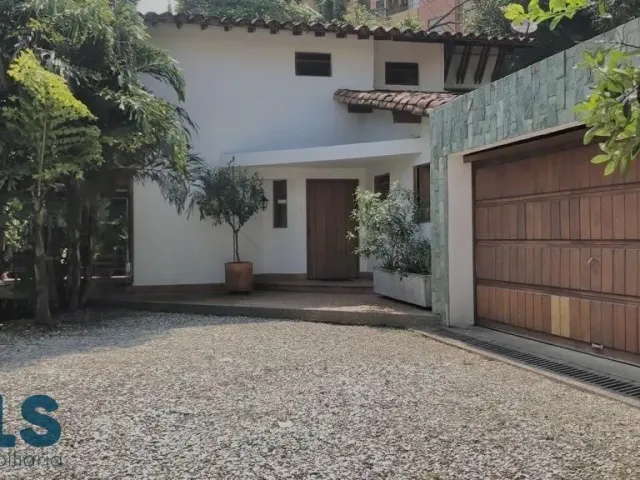 Casa en Envigado en Loma de Las Brujas