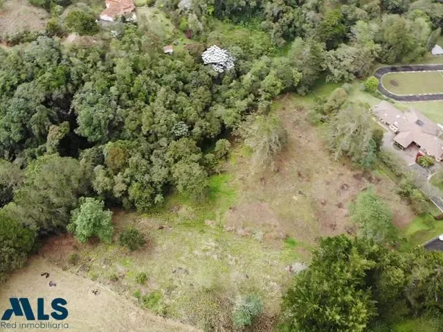 Lote Residencial en Envigado en Alto del escobero (Envigado)