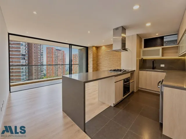 Apartamento en Medellín en Altos del Poblado