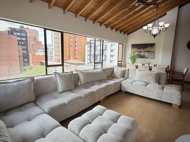 SPACIOUS & ELEGANT FURNISHED APARTMENT IN LAURELES