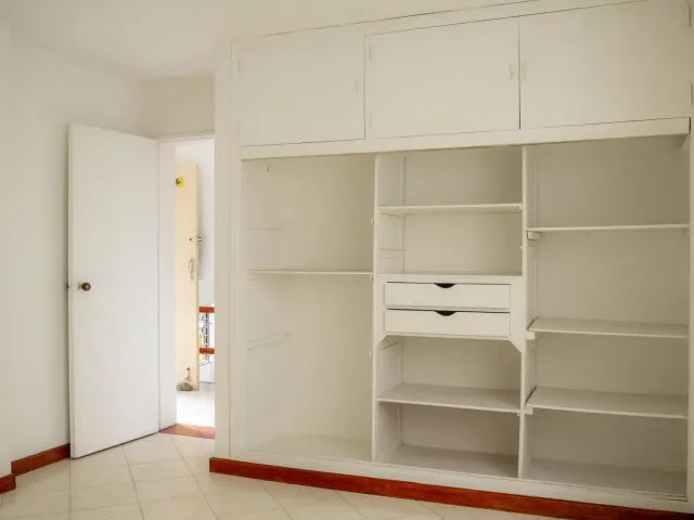 Development Opportunity: 383 sqm Property One Block from "La 70," Laureles.