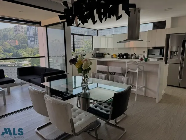 Apartamento en Medellín en Altos del Poblado