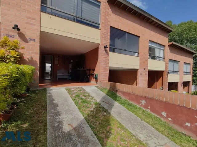 Casa en Envigado en Las Antillas