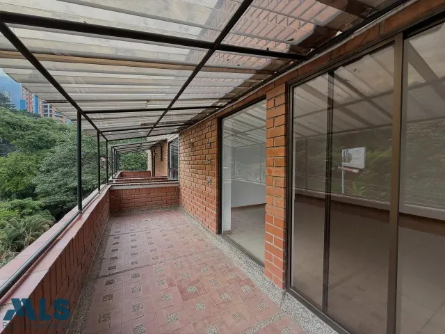 Apartamento en Medellín en Las Lomas Nº 2