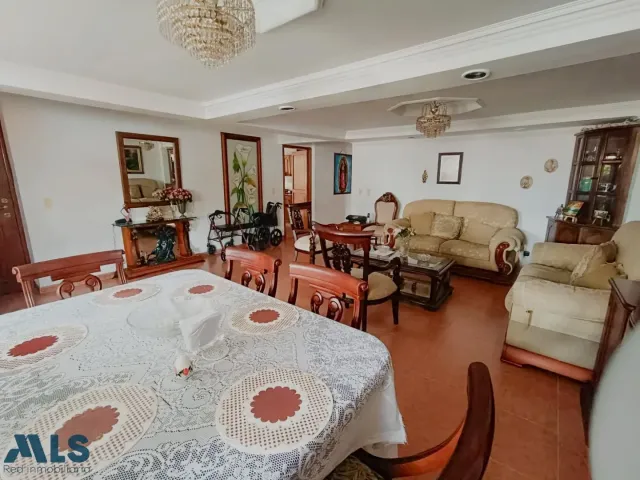 Apartamento en Medellín en Laureles