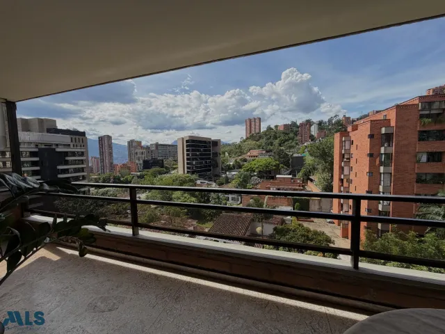 Apartamento en Medellín en Las Lomas Nº 1