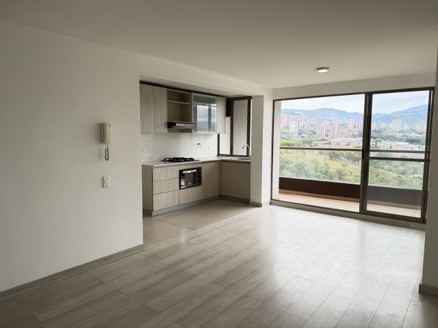 Apartment for Sale in Sabaneta | 66m², 2 Bed + Den, Floor 16 Mountain View