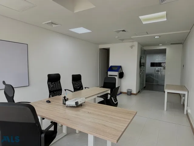 Oficina en Envigado en Las Casitas