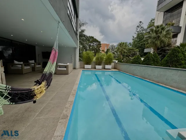 Apartamento en Medellín en Loma Los Gonzalez
