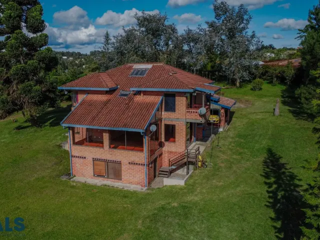 Casa en Santa Elena en Rural