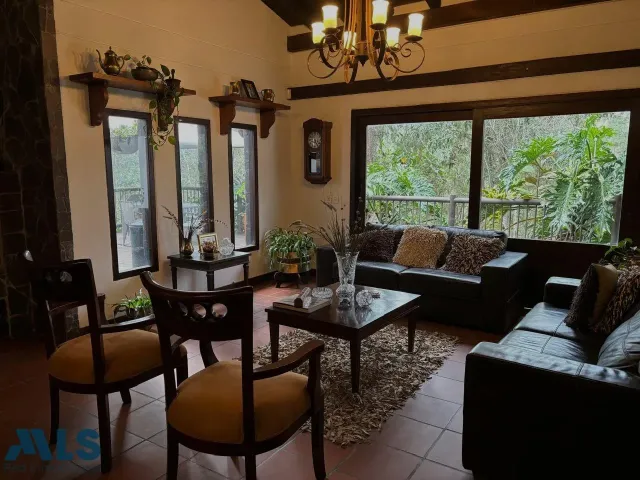 Casa en El Retiro en Alto del escobero (El Retiro)
