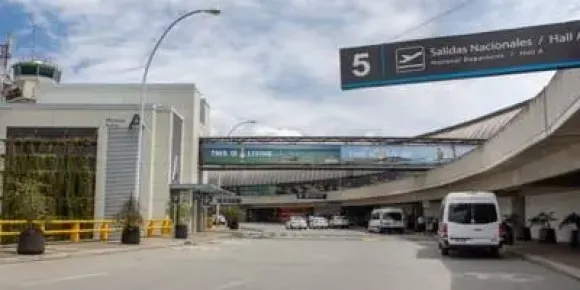 The Connected Valley: How Medellín’s Aerial and Highway Infrastructure is Transforming Foreign Investment