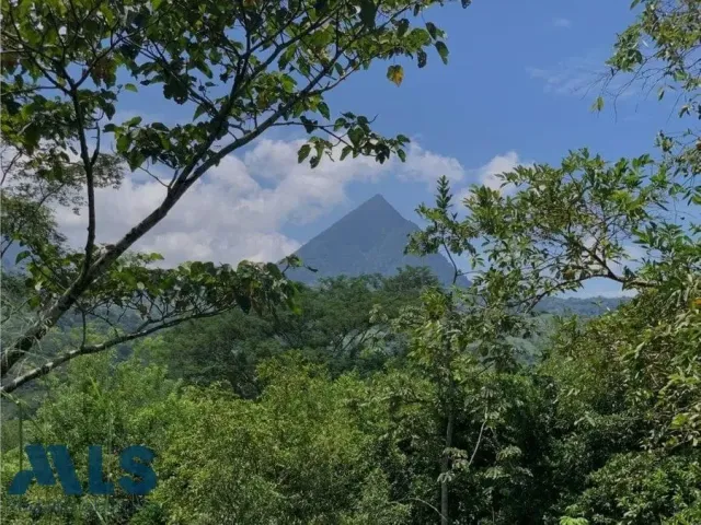 Lote Residencial en Bolombolo en C. Bolombolo