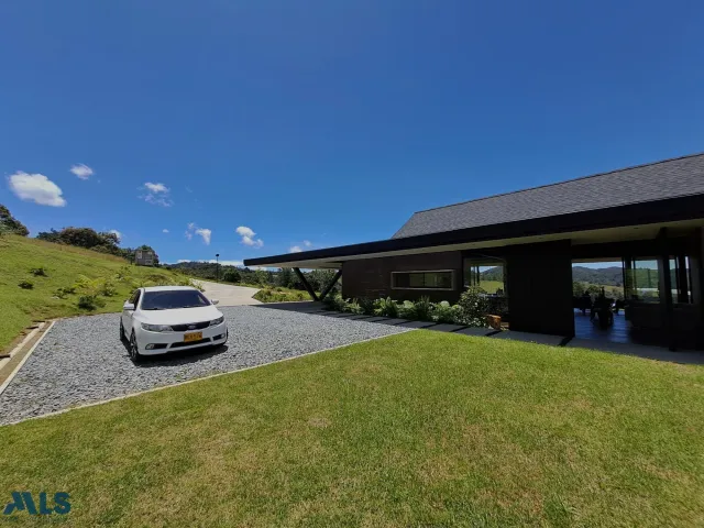 Casa en Envigado en Alto de las Palmas