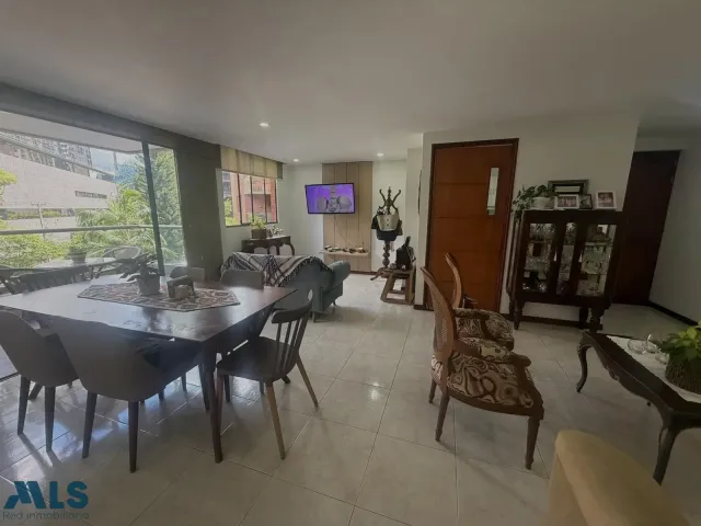 Apartamento en Medellín en Santa Maria de los Angeles