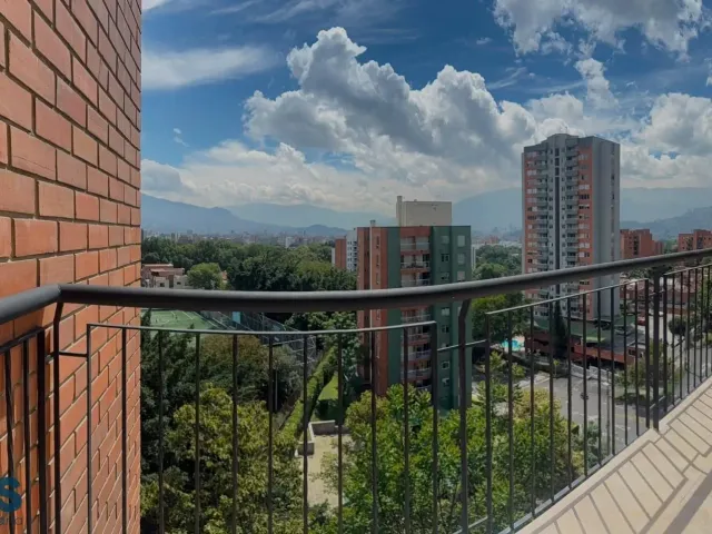 Apartamento en Medellín en Loma de Los Bernal