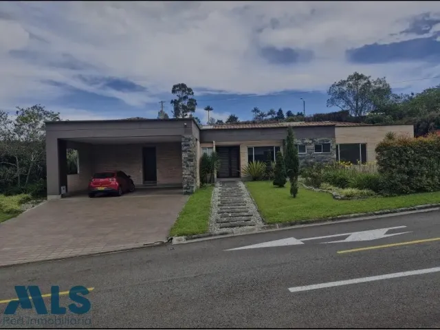 Casa en Envigado en Alto de las Palmas