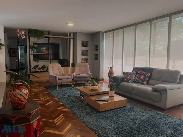 Apartamento en Medellín en Altos del Poblado