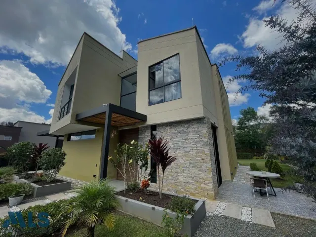 Lote Residencial en Guarne en V. La Clarita