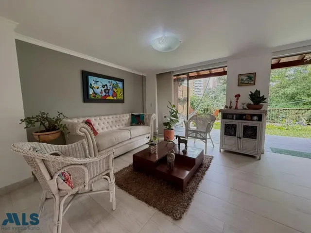 Casa en Envigado en Loma El Atravesado