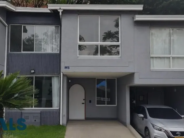 Casa en Envigado en Las Antillas