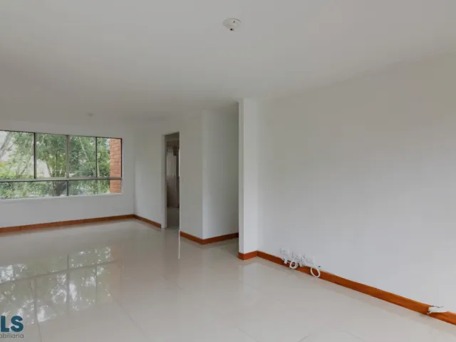 Apartamento en Medellín en Loma de los Parra