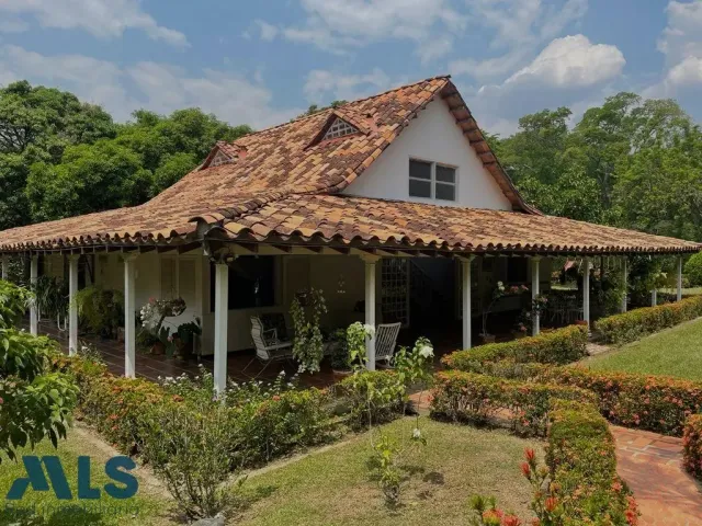 Finca Recreativa en Santa Fe de Antioquia en V. El Paso Real