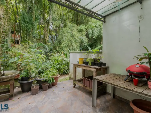 Apartamento en Medellín en Loma del Encierro