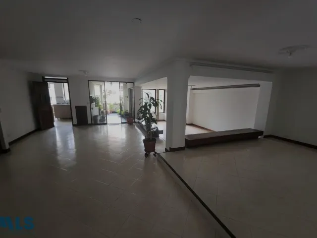 Apartamento en Medellín en Laureles