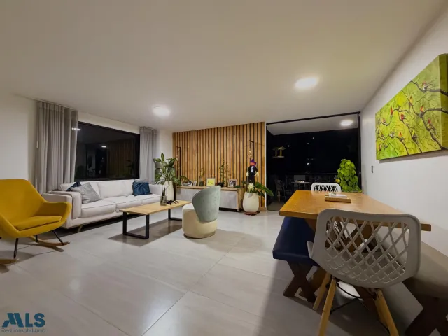 Apartamento en Medellín en Loma del Encierro