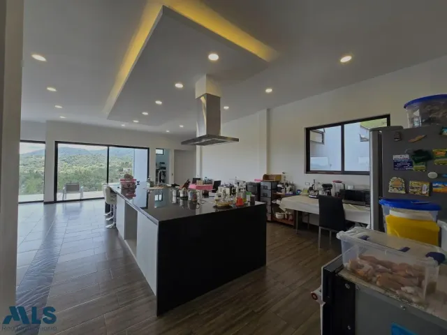 Casa en Envigado en Loma del Escobero