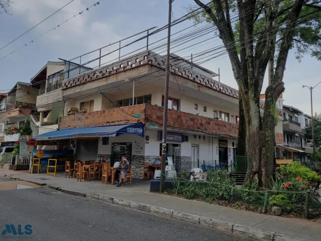 Casa en Medellín en El Rodeo